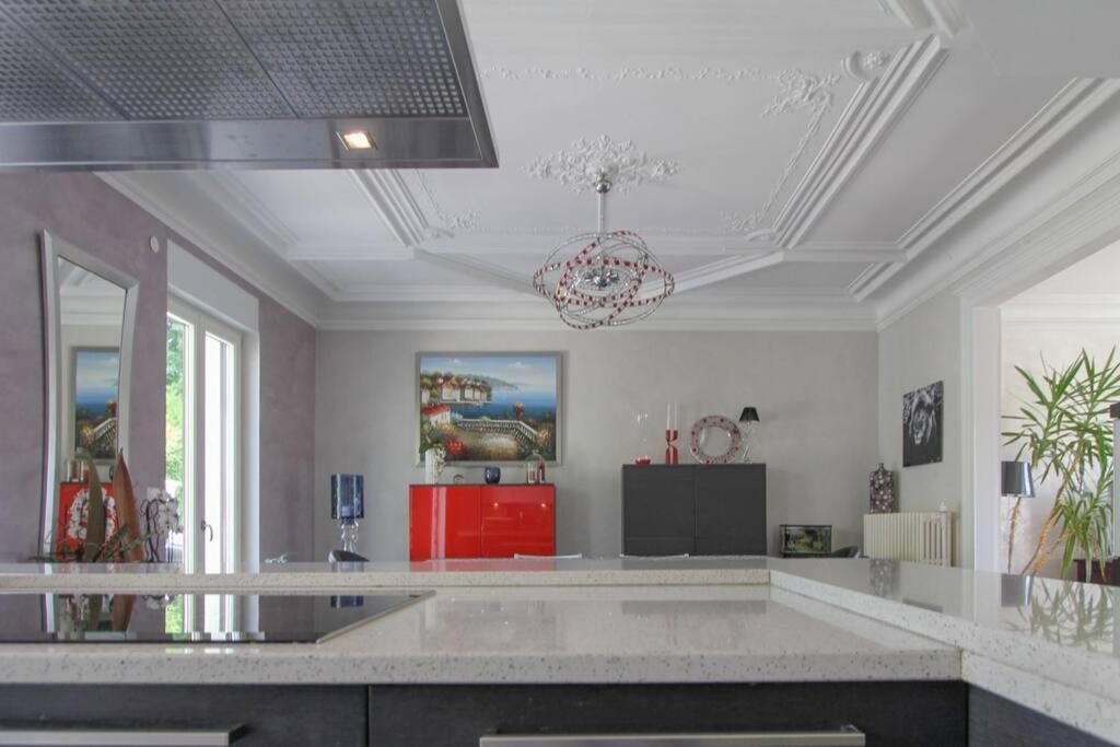 Alba Avec Piscine Et Villa *