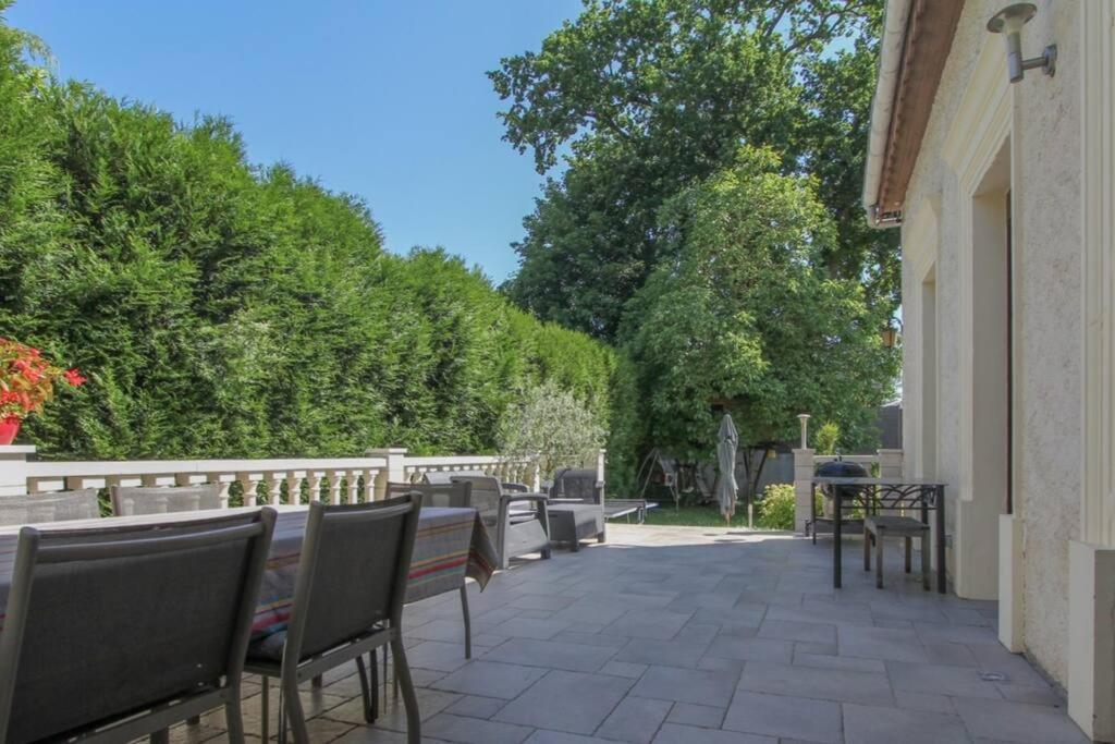 Alba Avec Piscine Et Villa Metz